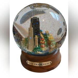 Sonoma Trading Company Vintage San Francisco Snow/Glitter Globe with Wooden Base